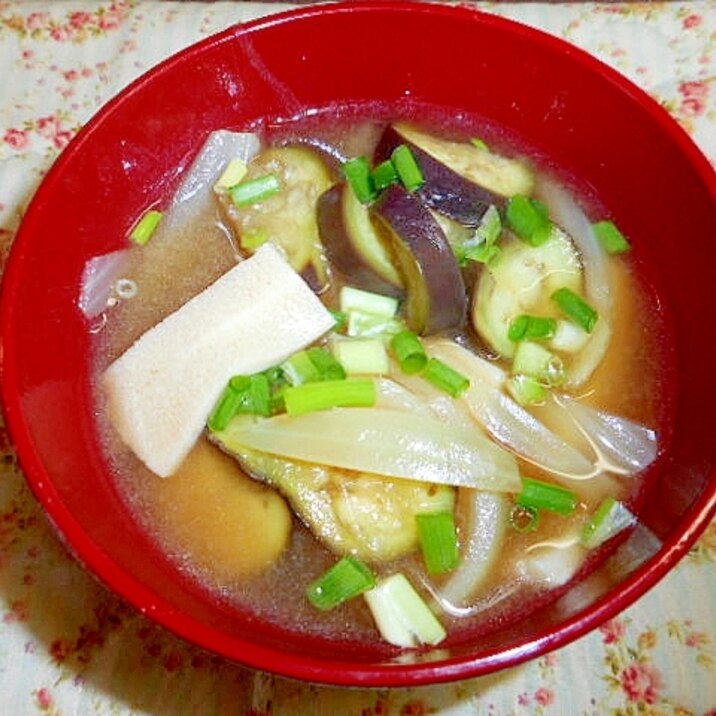 なす・玉ねぎ・高野豆腐の味噌汁